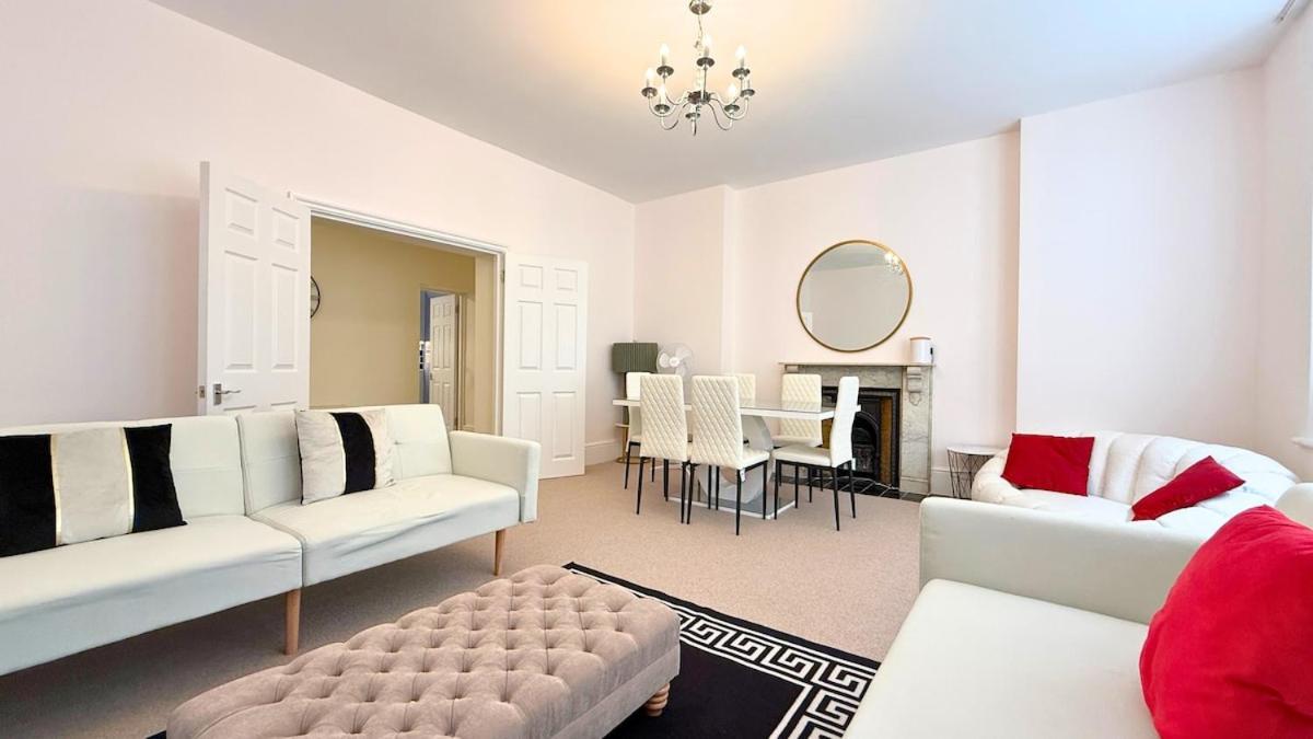 Holiday home 2000ft Palacial 3 Super King Bedrooms & 3bathrooms Near Buckingham Palace & Westminster Abbey - Luxurylondonstays