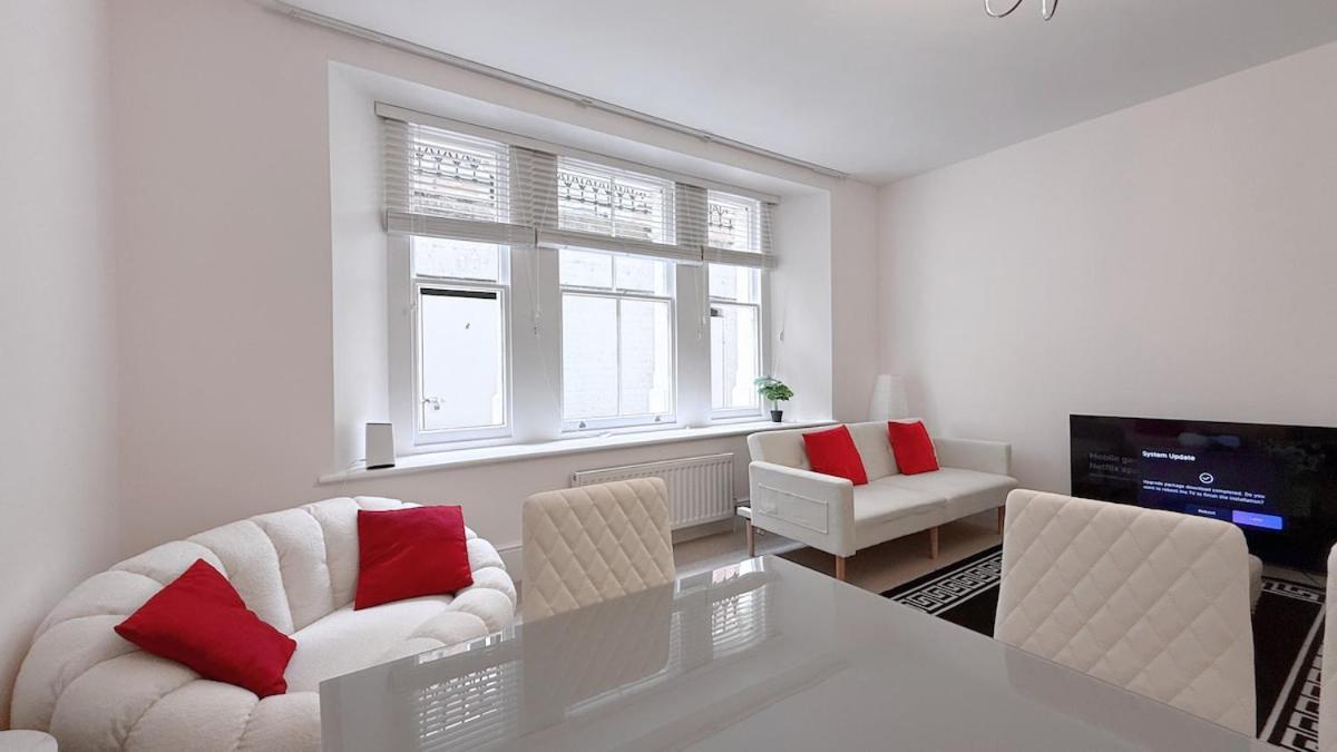 2000ft Palacial 3 Super King Bedrooms & 3bathrooms Near Buckingham Palace & Westminster Abbey - Luxurylondonstays Holiday home *