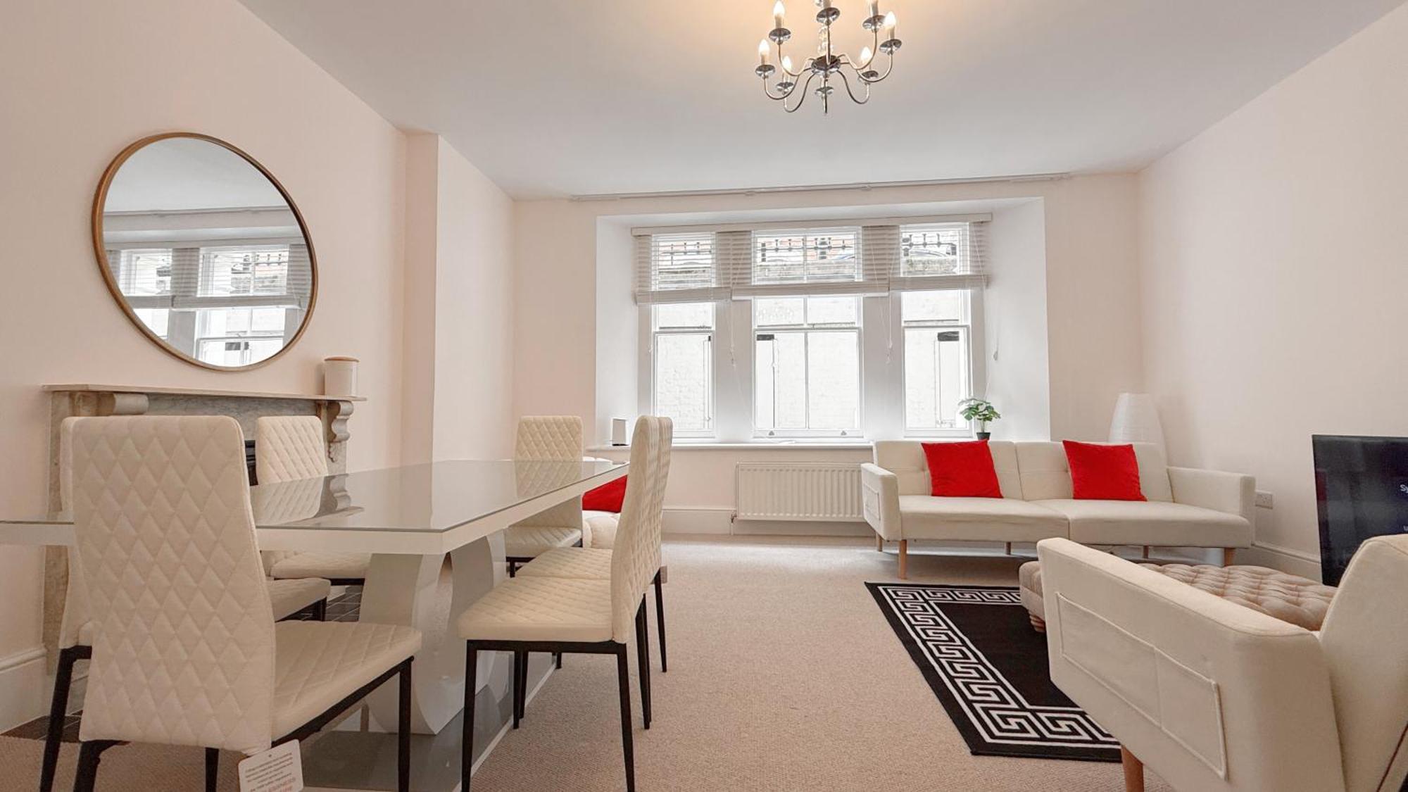 2000ft Palacial 3 Super King Bedrooms & 3bathrooms Near Buckingham Palace & Westminster Abbey - Luxurylondonstays Holiday home London