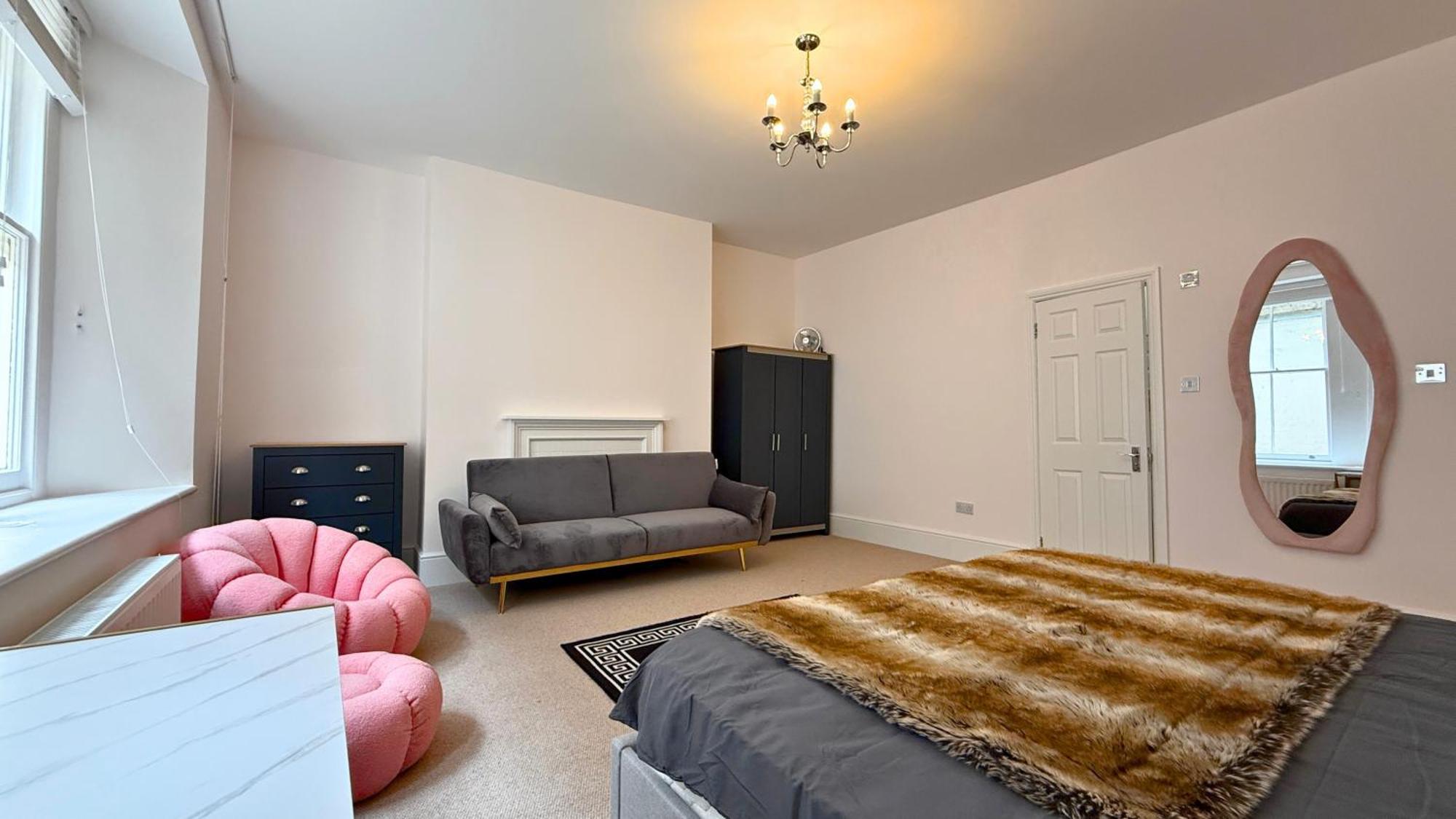 2000ft Palacial 3 Super King Bedrooms & 3bathrooms Near Buckingham Palace & Westminster Abbey - Luxurylondonstays *