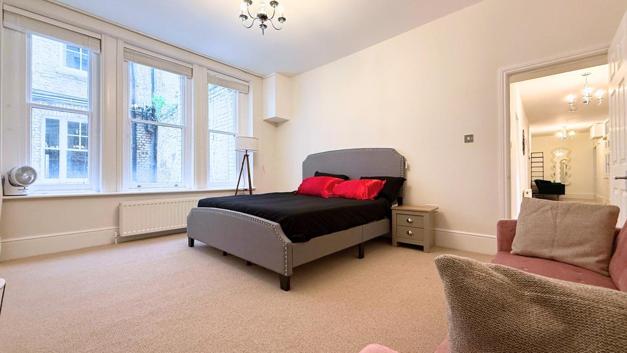 2000ft Palacial 3 Super King Bedrooms & 3bathrooms Near Buckingham Palace & Westminster Abbey - Luxurylondonstays Holiday home London